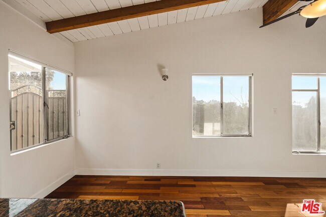 Building Photo - 1231 Montecito Dr