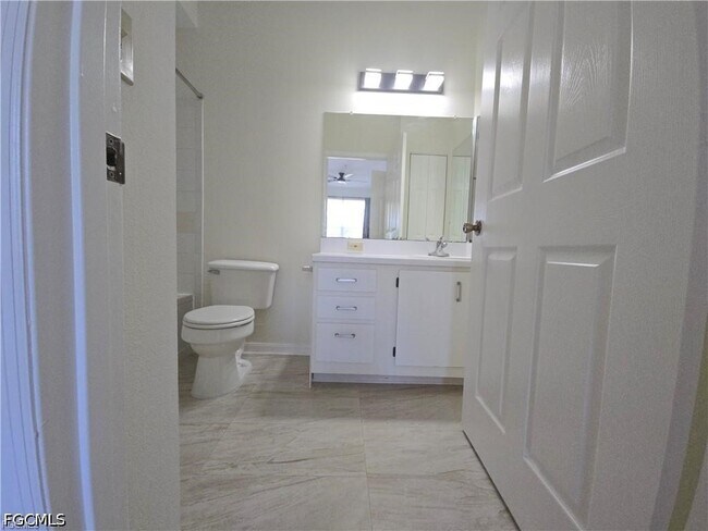 Building Photo - 11500 Villa Grand