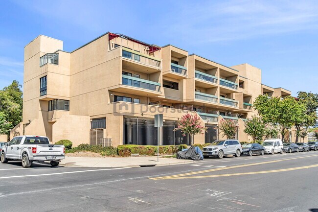 Building Photo - 1771 Broadway St