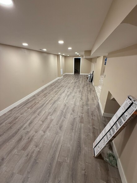 Building Photo - 1103 Ravenwood Ave