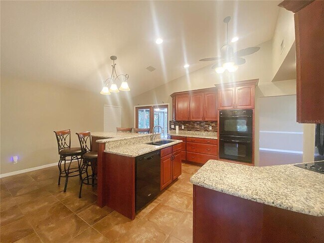 Building Photo - 994 Country Lake Cir