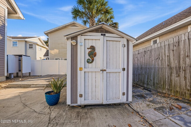 Building Photo - 600 First St