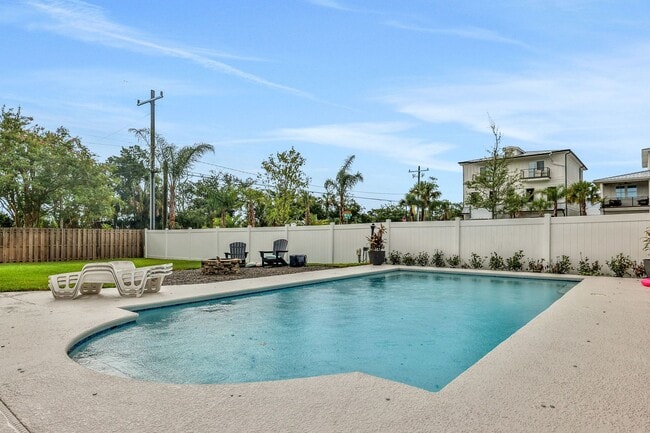 Building Photo - Rental available in Isle of Palms