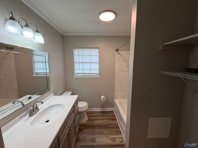 Building Photo - 1087 Seminary St