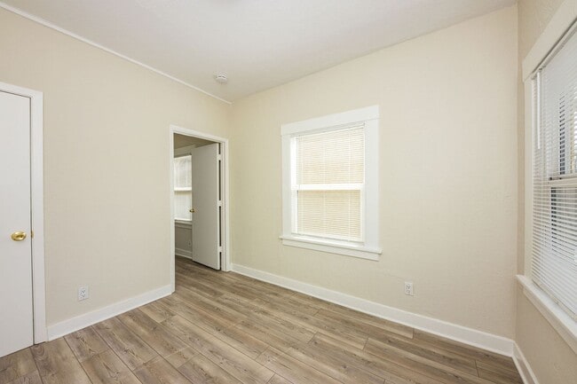 Building Photo - 84-88 N 7th St