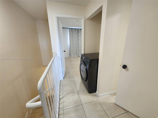 Building Photo - 7905 W 30th Ct