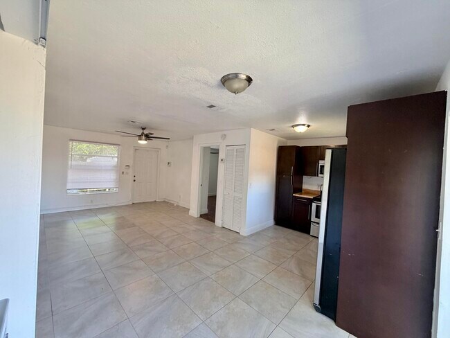 Building Photo - 1990 SW 9th St