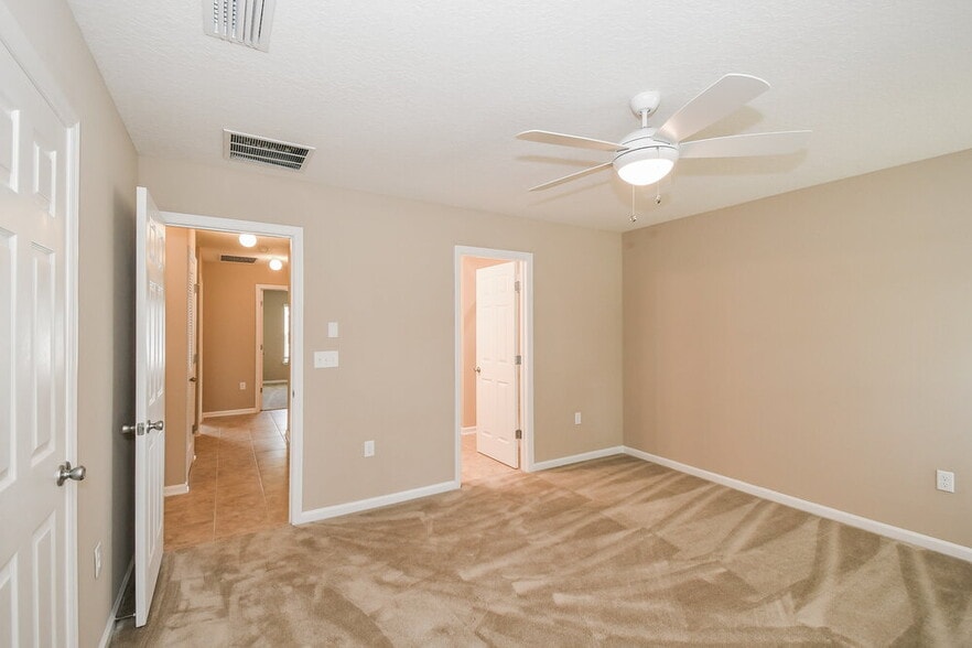 Building Photo - 9591 Palm Reserve Dr