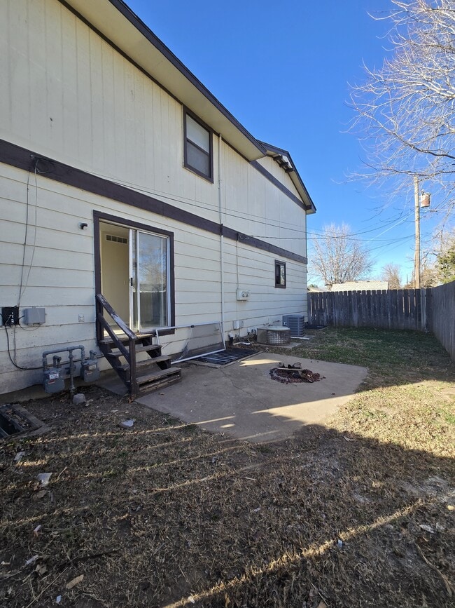 Building Photo - 3824 W Elm St