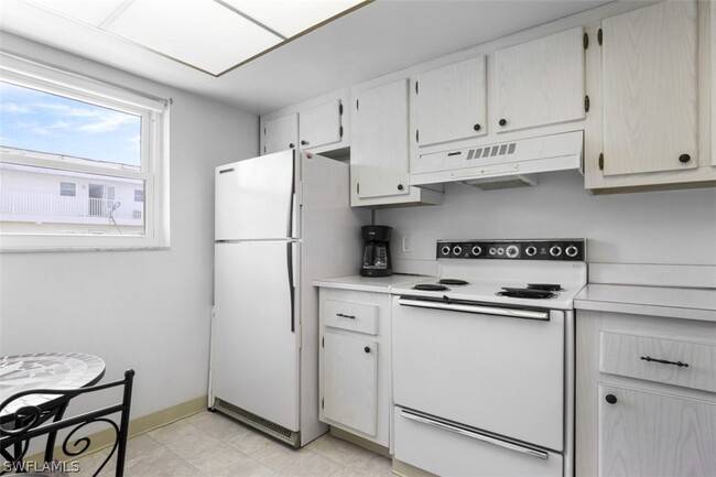 Primary Photo - 3150 Binnacle Dr