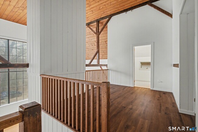 Building Photo - 42 Picketts Ridge Rd