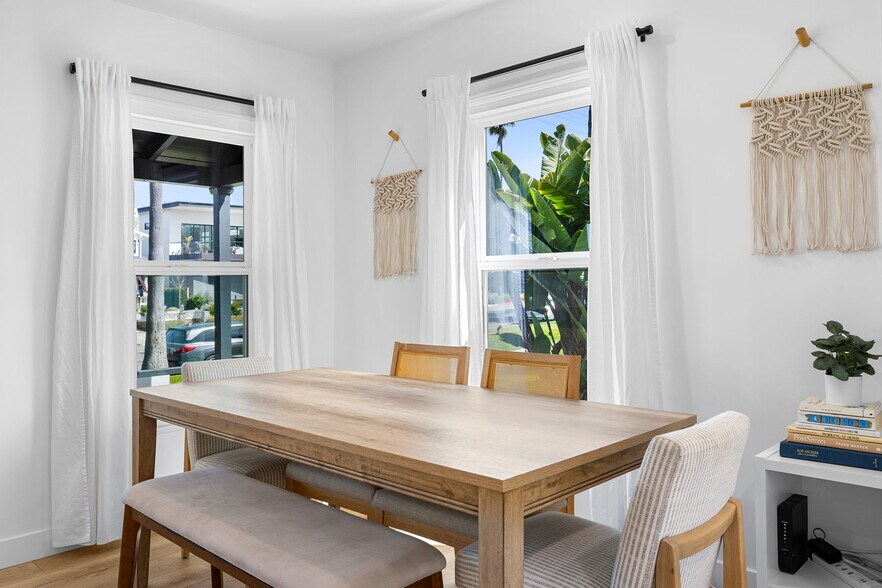 Building Photo - 614 Knob Hill Ave