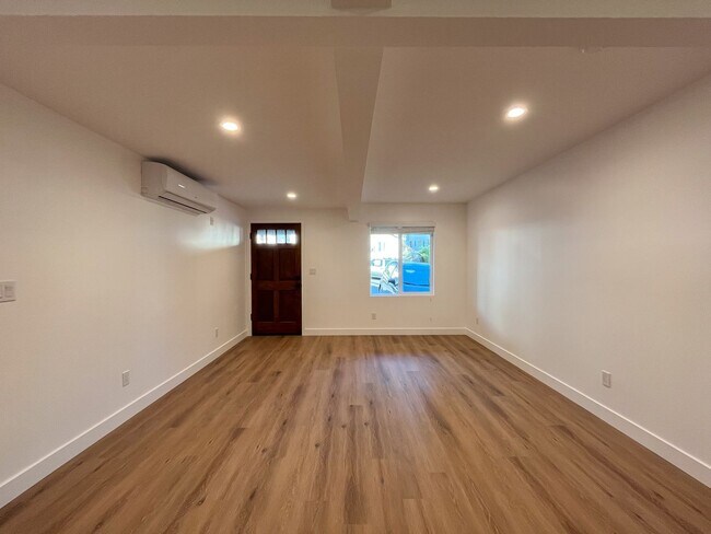 Interior Photo - 221 Sheldon St