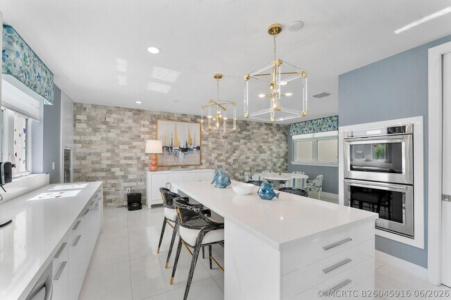 Building Photo - 57 Isle of Venice Dr