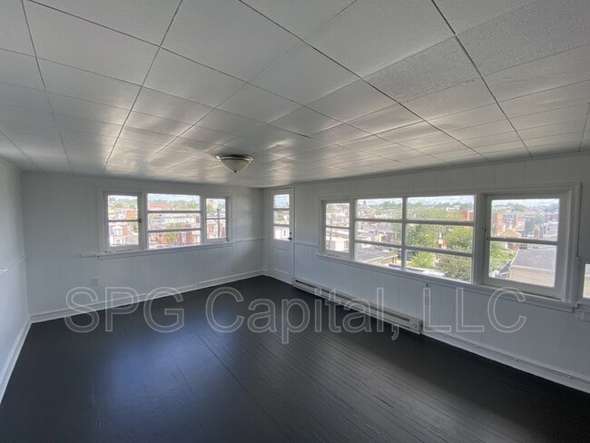 Building Photo - 1201 W Princess St