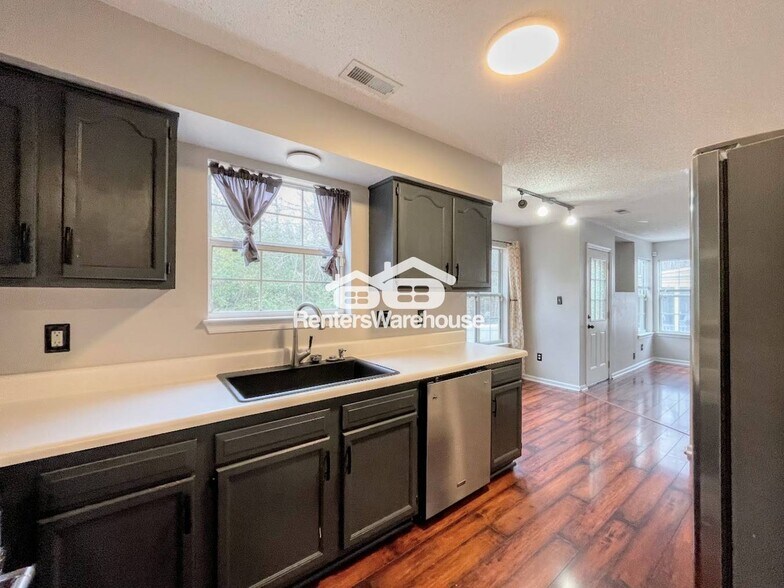 Building Photo - 1220 Woods Edge Cir