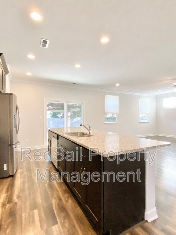 Building Photo - 2758 McKann Ave