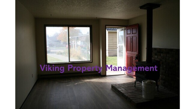 Building Photo - 1830-860