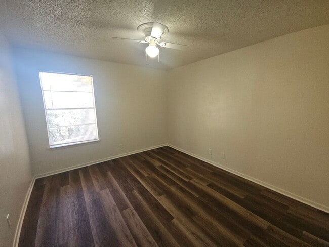 Building Photo - Updated Townhome with Upgrades