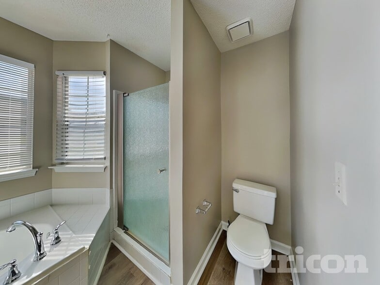 Building Photo - 3547 Lehigh Way