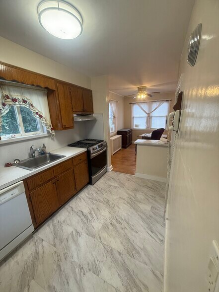 Building Photo - 101 N Waldinger St