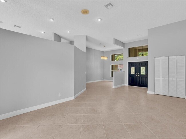 Building Photo - 10434 NW 6th Ct