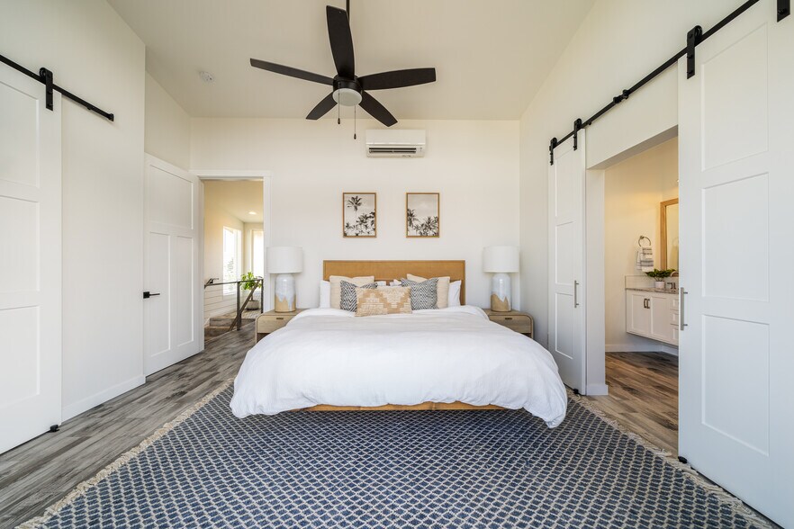 Primary Bedroom - 823 Orondo Ave