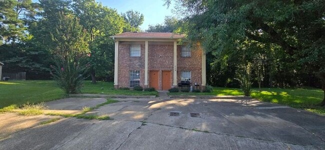 Primary Photo - Available Now! 2 Bedroom 1.5 Bath Townhome...