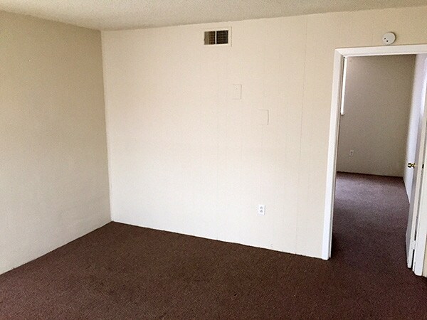 Building Photo - 1135 Whitaker Dr