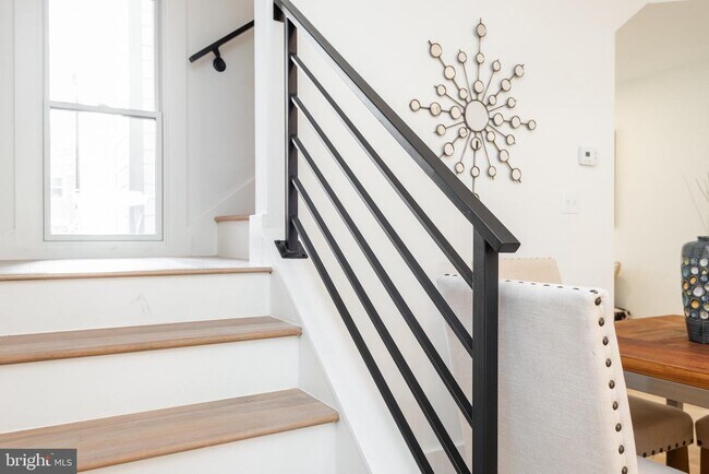 Building Photo - 309 N Patrick St