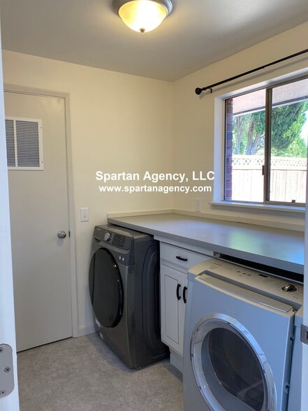 Building Photo - 1305 23rd St NW