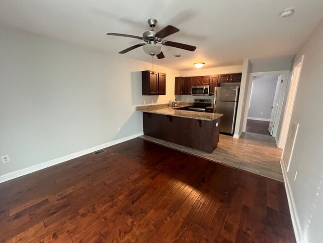 Building Photo - LIVE CLOSE TO MTSU CAMPUS!!!