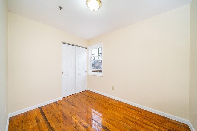 Building Photo - 524 4th St