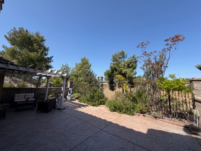Building Photo - 2297 Treetop Ln