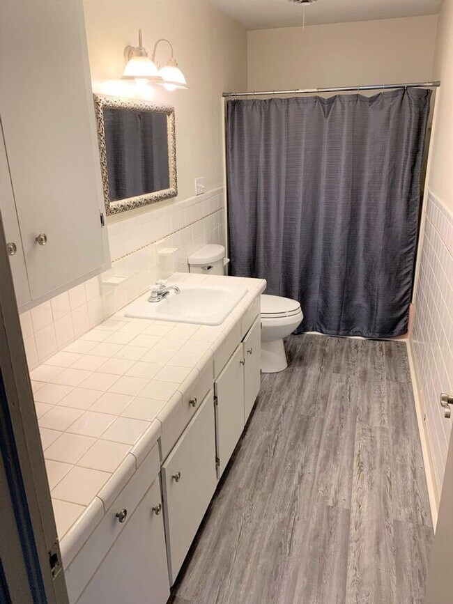 Building Photo - Come take a look at this home on a convenient corner lot