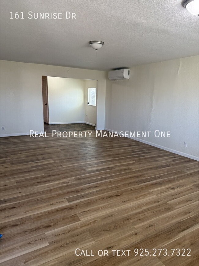 Building Photo - 161 Sunrise Dr
