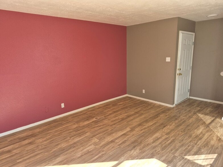 Building Photo - 4601 Carlisle Blvd NE