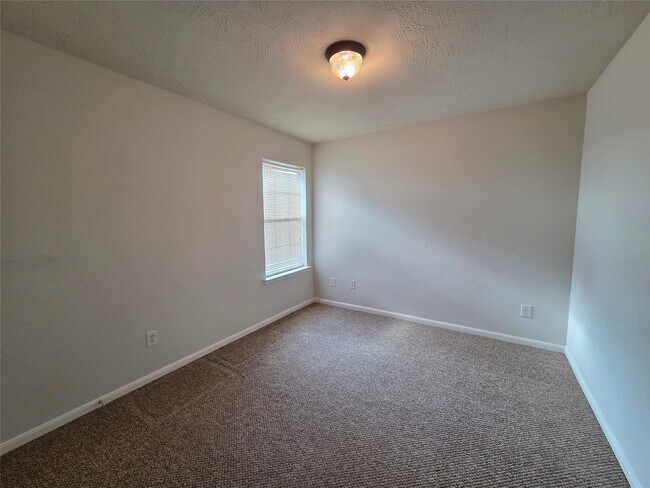 Building Photo - 10903 Windfern Lakes St