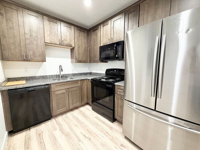Building Photo - 578 Lewski Ln