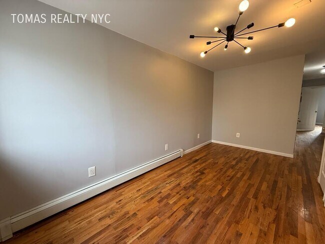 Building Photo - 794 Freeman St