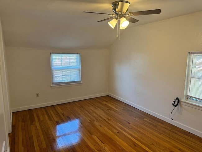 Building Photo - Completely Updated, Open , Quiet House in Oakmont!