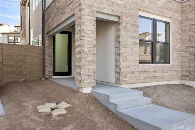 Building Photo - 164 Apron