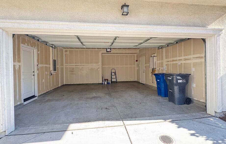 Building Photo - 2616 Admiral Cir