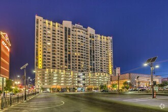 Building Photo - High rise 2 bedroom in Downtown Las Vegas NV.