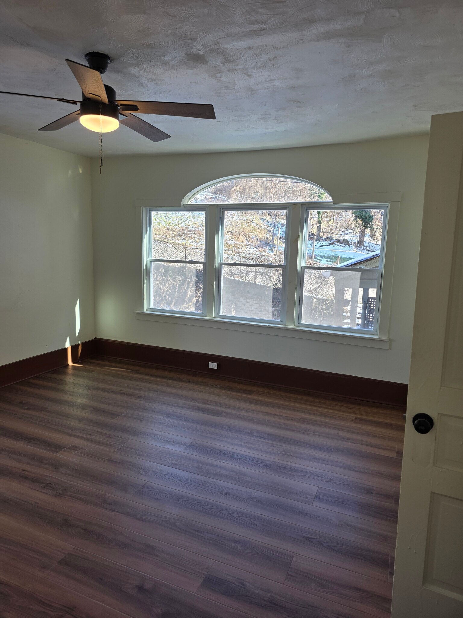 Building Photo - 727 Hill Ave