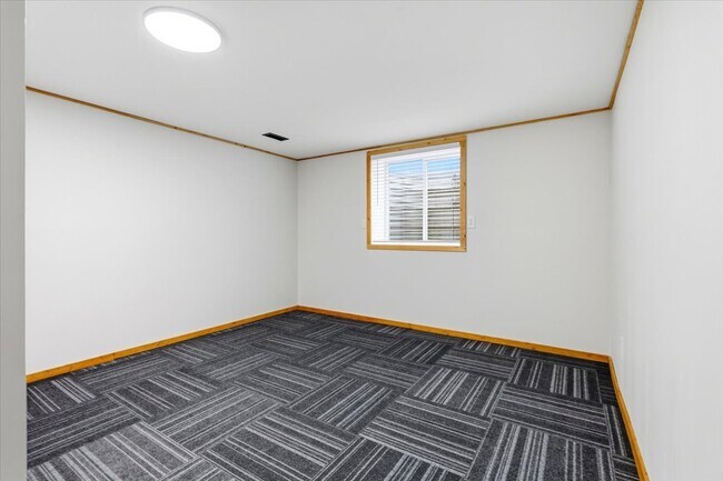 Building Photo - 6743 Kamloops Dr