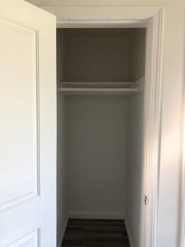 Building Photo - 1743 S La Brea Ave