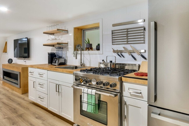 Building Photo - 28 Wegman Pkwy