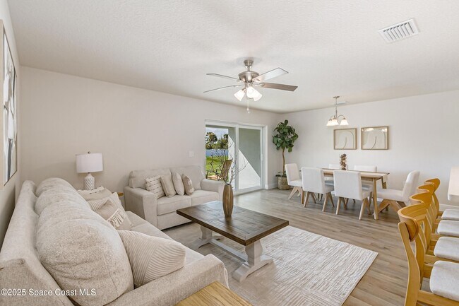 Building Photo - 177 Hidden Woods Pl