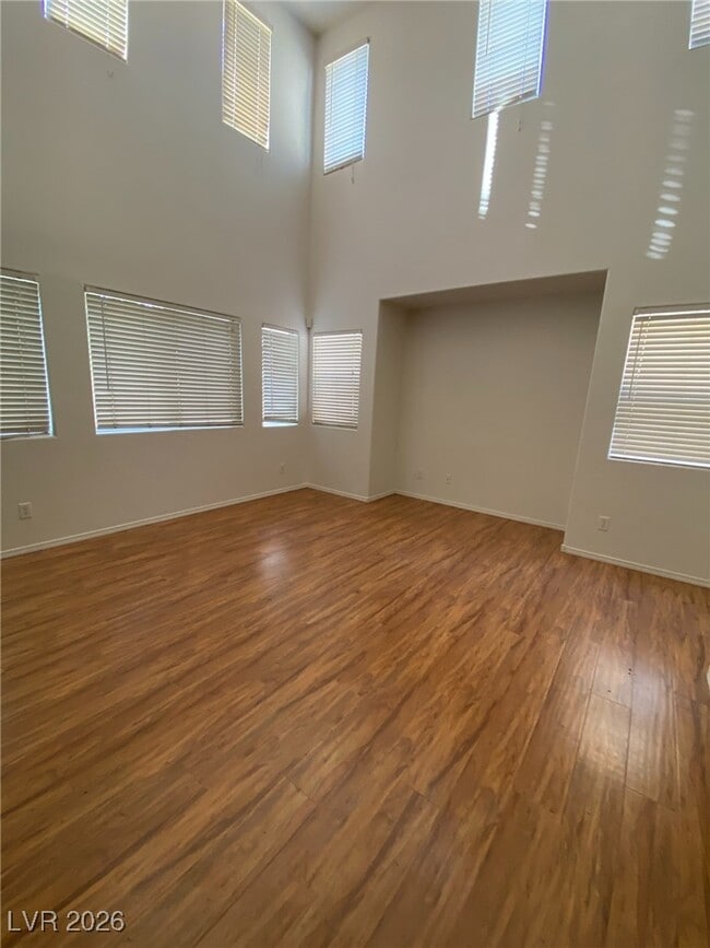 Building Photo - 987 Cantabria Heights Ave